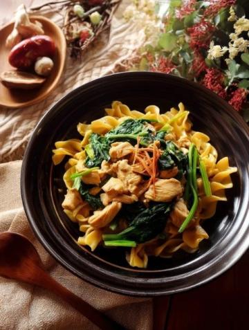 美食推薦：麻辣香汁撈仔鵝、京醬素肉絲、泡筍煮黃臘丁制作方法