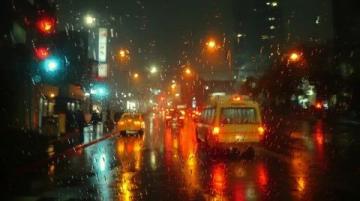 無錫交警深夜查酒駕發(fā)現(xiàn)吃草流浪漢，溫情救助傳遞人間大愛