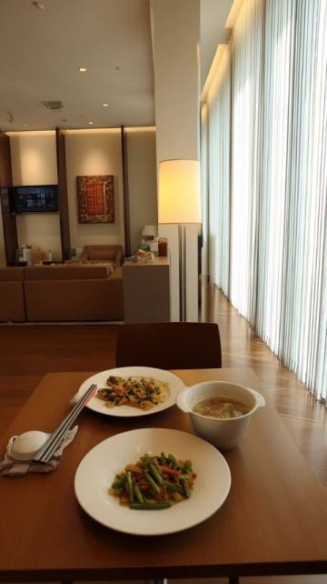 探尋河源美食：東江釀豆腐、萬綠湖魚頭湯與鹽焗雞的誘人故事