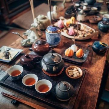 鄱陽(yáng)縣傳統(tǒng)美食:魚頭燉豆參的做法與技巧