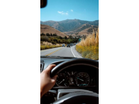 掌握夜間行車(chē)必備技巧：汽車(chē)車(chē)燈的正確使用方法與安全指南