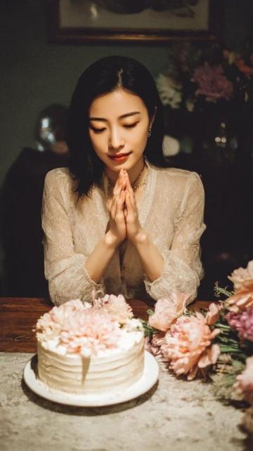 隱藏在粽子背后的端午節(jié)美食探索：咸蛋明星、艾草糕點(diǎn)與文化魅力