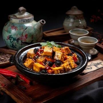 惠州美食那可真是豐富多彩,像梅菜扣肉，梅菜吸收了肉的油脂，肉又變得軟糯不膩