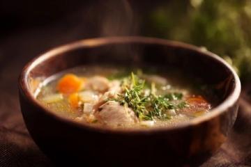 一碗羊肉胡辣湯改變了他的命運(yùn)。