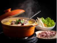 衢州菜在浙江美食里仿若一位特立獨(dú)行的獨(dú)行俠