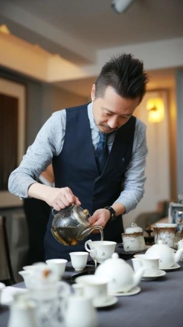 青島一日：下午打牌晚上品嘗梁記粵來粵?；疱伒昝朗? width=