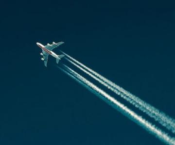 旅行達(dá)人省錢(qián)秘籍：揭秘機(jī)票價(jià)格波動(dòng)與節(jié)省策略