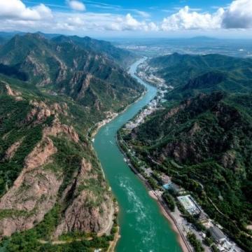 邯鄲是中國(guó)河北省的一個(gè)歷史文化名城，以其悠久的歷史和豐富的文化遺產(chǎn)而聞名