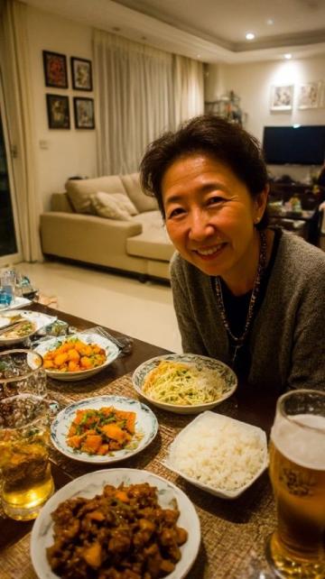 新疆人平時(shí)都吃什么菜？每次我都說新疆是個(gè)為了吃也值得去的地方