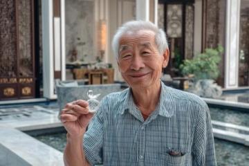 新年黑明拿出珍藏12年的好酒和美食請(qǐng)與好朋友分享快樂