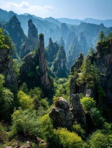 湖北10大必去旅游景點推薦，涵蓋景點特色、美食、住宿及交通方案（含地鐵/公交）