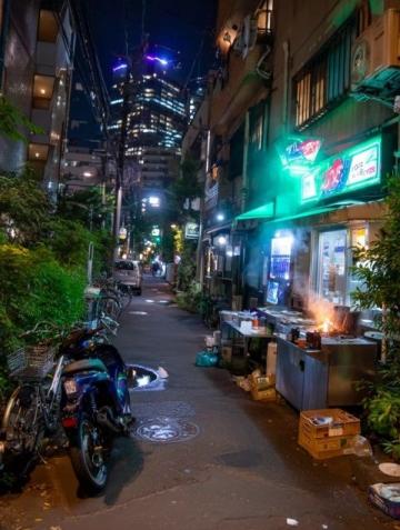一碗豬腳飯帶我走進(jìn)了這座城市，恩平山頂夜景我為了一碗豬腳飯來(lái)到這座城市
