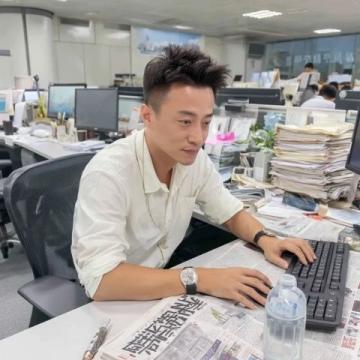 山西侯馬，一個小伙子拿來一條魚給專家鑒定,聲稱因為它的結(jié)構(gòu)很奇特
