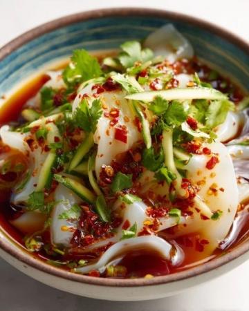 山西作為中國面食之鄉(xiāng)，美食種類豐富，尤其以面食和醋文化聞名