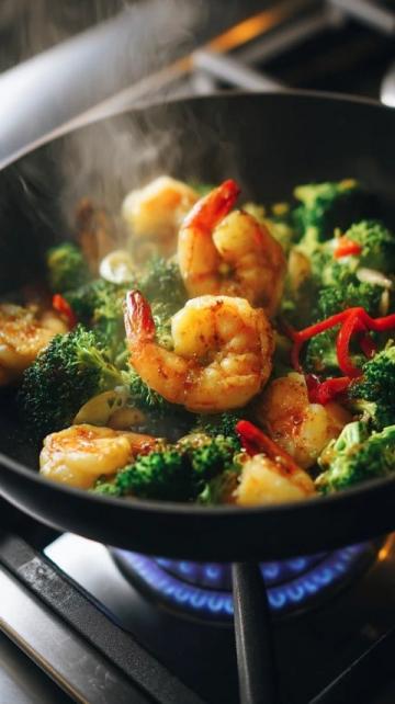 為何西方很少見炒菜？外媒稱中餐為垃圾食品真相曝光