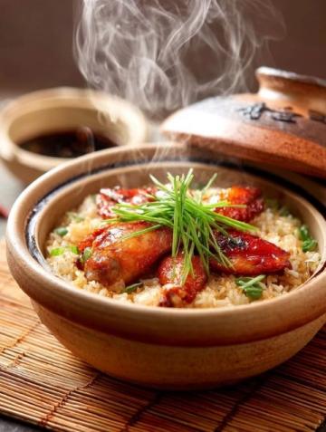 最近網(wǎng)上又掀起一波地域美食大戰(zhàn)，刷到個(gè)上海網(wǎng)友銳評(píng)河南美食太粗糙走不出省