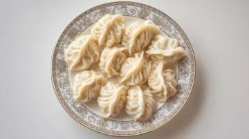 95后小伙復(fù)刻外婆秘方：1斤魔芋變5斤豆腐，酸菜一淋三碗飯打底
