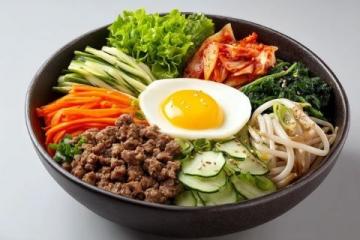春日清新三花涼面：黃瓜花櫻桃蘿卜豌豆苗組合