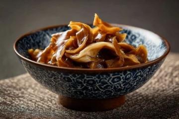 德州扒雞三百年的傳奇故事與獨(dú)特制作工藝