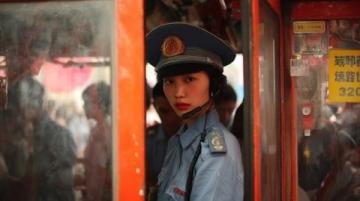 浙江海鹽:女子訂外賣迎來全副武裝特警送達(dá)