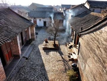 都勻秦漢影視城：古裝劇取景地，感受宏偉建筑與穿越時(shí)空的樂趣