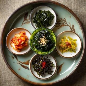 探訪豪車會(huì)所，斗鯧盆菜、膏蟹河豚連著出，一盆姜油蛇