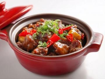經(jīng)典家常菜：鮮香麻辣剁椒魚頭的簡單做法
