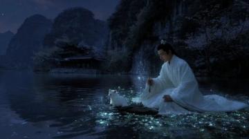 黎明六點，微光悄然灑落順峰山公園的青云湖畔,湖水仿若被喚醒的精靈，泛起粼粼波光