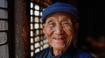 河北廊坊，男子獻(xiàn)血8次，卻在急用血時(shí)被告知獻(xiàn)血證過期，不能優(yōu)先用血！男子不能