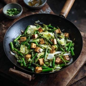西瓜翠衣炒青豆:清新爽口的夏日家常菜譜