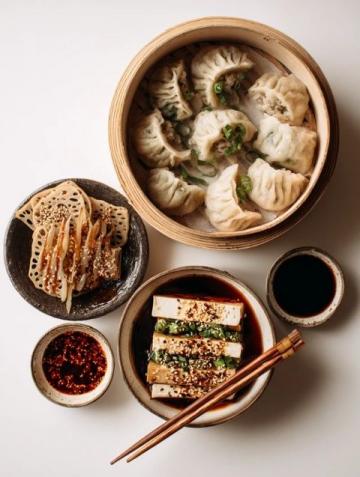 英國之旅美食大放送：旺旺雪餅、仙貝及特色佳肴共享盛宴
