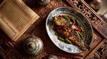 陽(yáng)朔啤酒魚復(fù)刻秘籍:鮮辣美味的魚肉料理與啤酒的完美融合