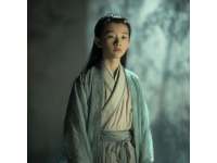因?yàn)槭废嬖频哪樕戏噶诵影甙_，于是有了治療藥物薔薇硝出場，但是被茉莉粉