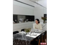聚餐中賀峻霖突感不適，劉曉慶果斷處理