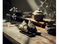 清蒸文慶鯉是高要白土鎮(zhèn)的經(jīng)典河鮮菜式，以當?shù)靥禺a(chǎn)文慶鯉為主料