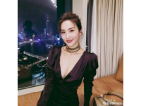 1985年，楊紫瓊與香港富商潘迪生相戀，兩人熱戀3年后，在楊紫瓊26歲那年