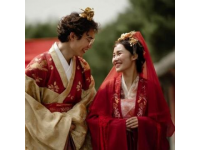 5月20日，孔子第76代孫公開消息，自己已在美國(guó)結(jié)婚，妻子厚唇大眼是大馬名媛