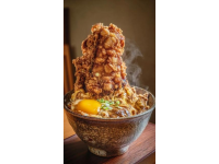 美味的旅途驚喜：享用新鮮的魯朗石鍋雞，自駕川藏線的饕餮之選