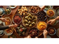 山野風(fēng)味里的味覺(jué)詩(shī)篇：湖南特色美食的文化記憶
