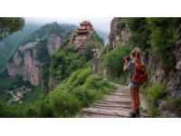 自駕游奇達村，旗冠頂是最佳觀景點