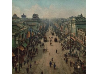 某市，一個游客去旅游，聽聞長街宴口碑很好，因此便買了票前去享用