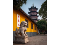 乘坐大巴，從大同出發(fā)，前往運(yùn)城的鸛雀樓、永樂宮等名勝古跡。