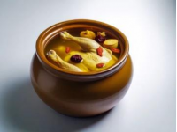 探訪豪車會(huì)所，斗鯧盆菜、膏蟹河豚連著出，一盆姜油蛇