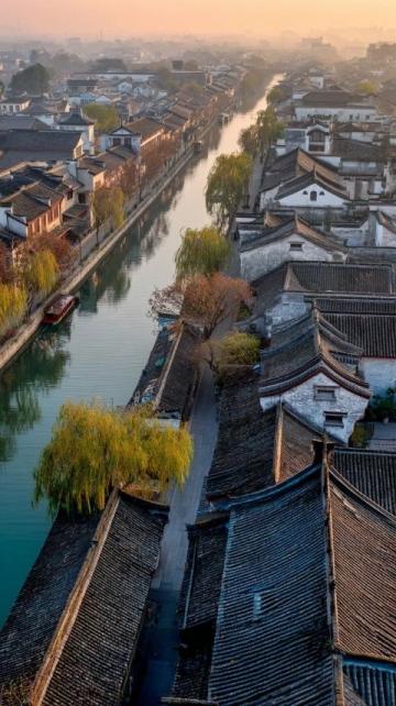 逛逛聊城米市街，它的名字與運(yùn)河同生共濟(jì)，因?yàn)橛辛诉\(yùn)河，就有了漕運(yùn)