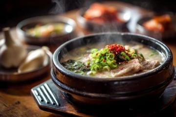 山藥玉米排骨湯營(yíng)養(yǎng)豐富，暖胃又養(yǎng)生的家庭佳品