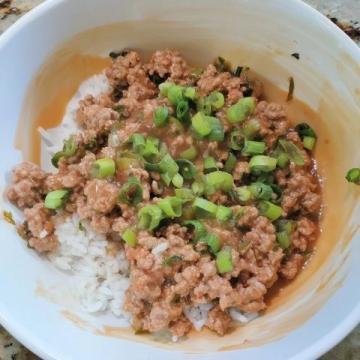 經(jīng)典農(nóng)家小炒肉：簡單做法，美味十足