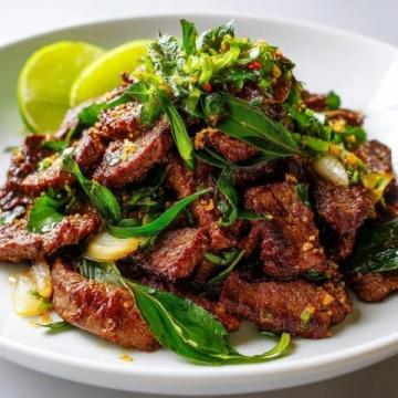 爆款標題芹菜炒牛肉，一道鮮香四溢的健康佳肴