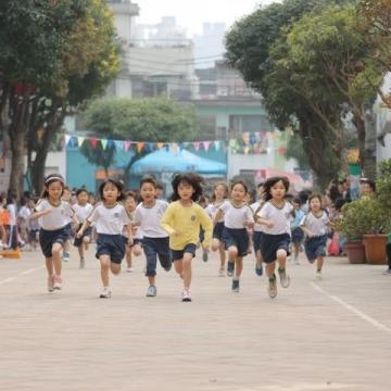 幼兒園周邊交通安全宣傳：共建安全屏障守護(hù)幼兒成長(zhǎng)