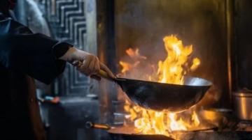 農(nóng)村生活無奈寫實(shí)：正月將盡，燒火做飯焦慮，外出打工不易路在何方？