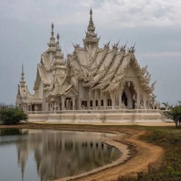 西雙版納深度游全攻略：秘境美景、美食地圖與當?shù)赝娣ń颐? width=